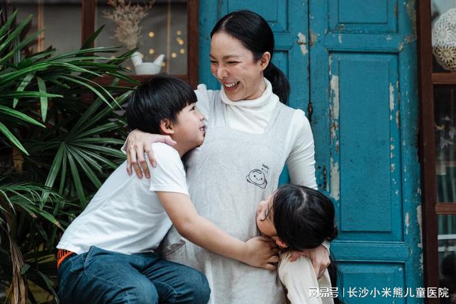 心：家长与抑郁症孩子相处的5个必读建议ayx爱游戏app长沙儿童心理咨询中